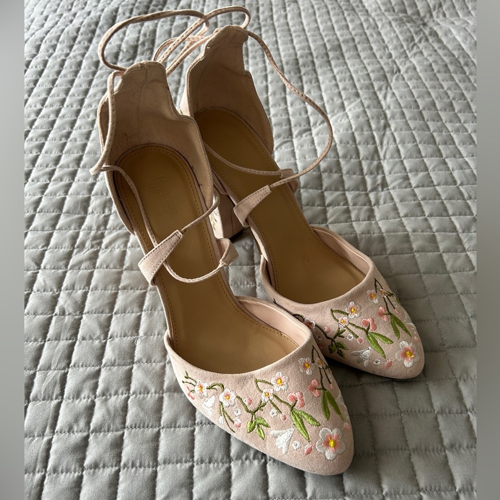 Forever 21 floral Embroidered Heels
